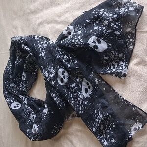 Black and White Skull Shawl/Scarf